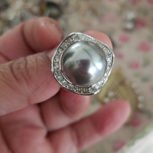 Ring - Picture 3 of 3